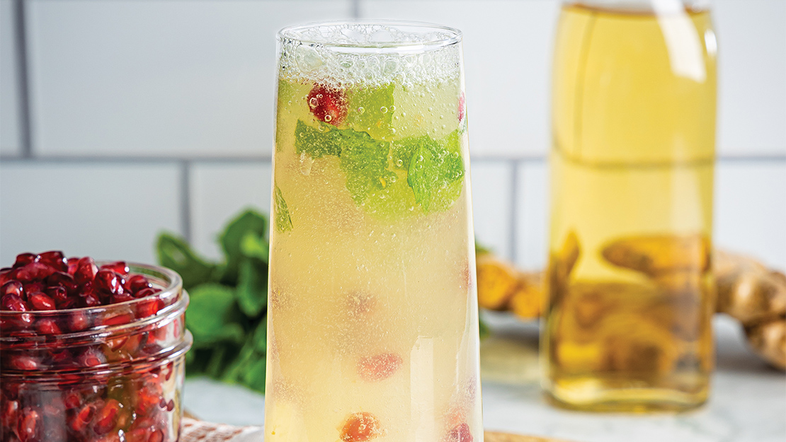 Pomegranate-Ginger Spritzer