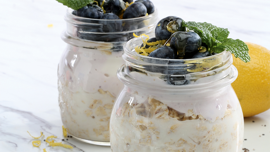 Blueberry Lemon Cheesecake Overnight Oats