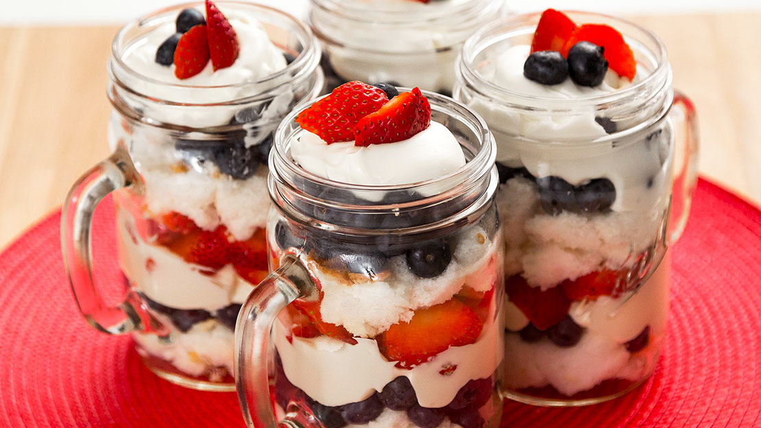 Berry Trifle in Mason Jars 
