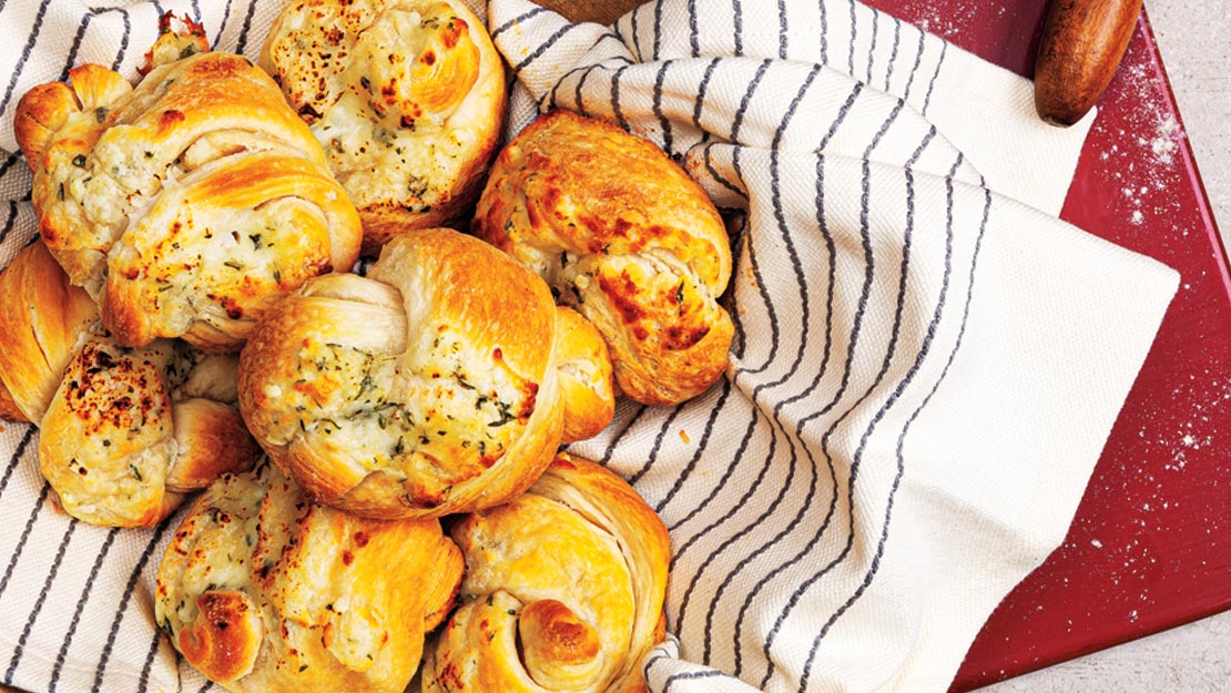 Cheesy Garlic Knots