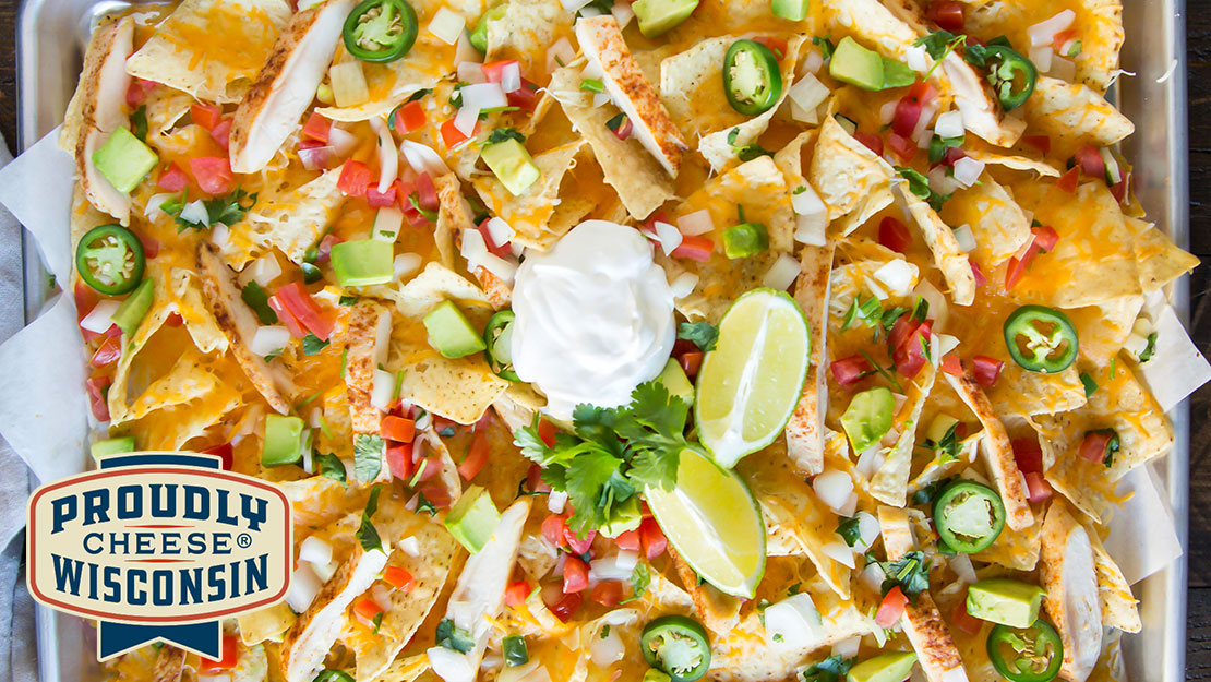 Cheesy and Spicy Chicken Sheet Pan Nachos