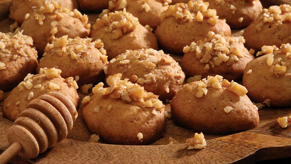 Greek Honey-Spice Melomakarona Cookies 